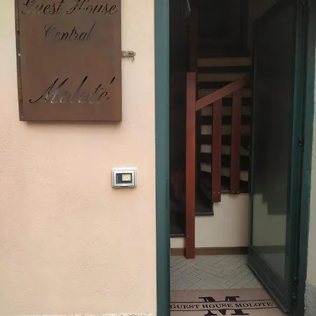 Molote Bed & Breakfast *