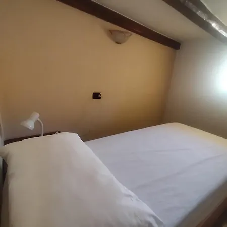 Molote Bed & Breakfast 3*